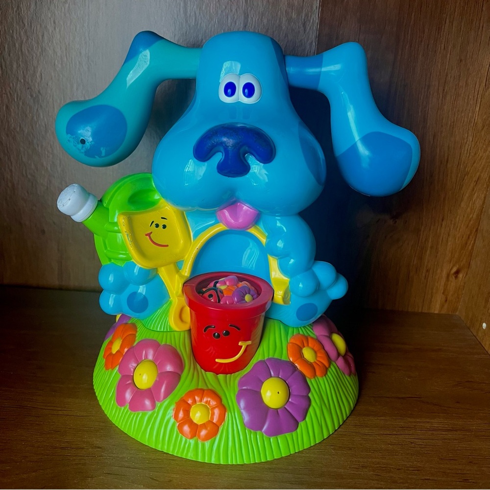 Vintage Blue’s Clues 1999 water sprinkler toy